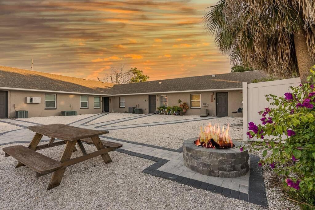 Driftwood Castle Urban Oasis With Firepit Near Convention Center And Amalie Arena, Room For 6 Τάμπα Εξωτερικό φωτογραφία